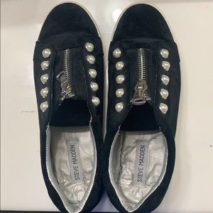 Steve Madden velvet pearl sneakers
